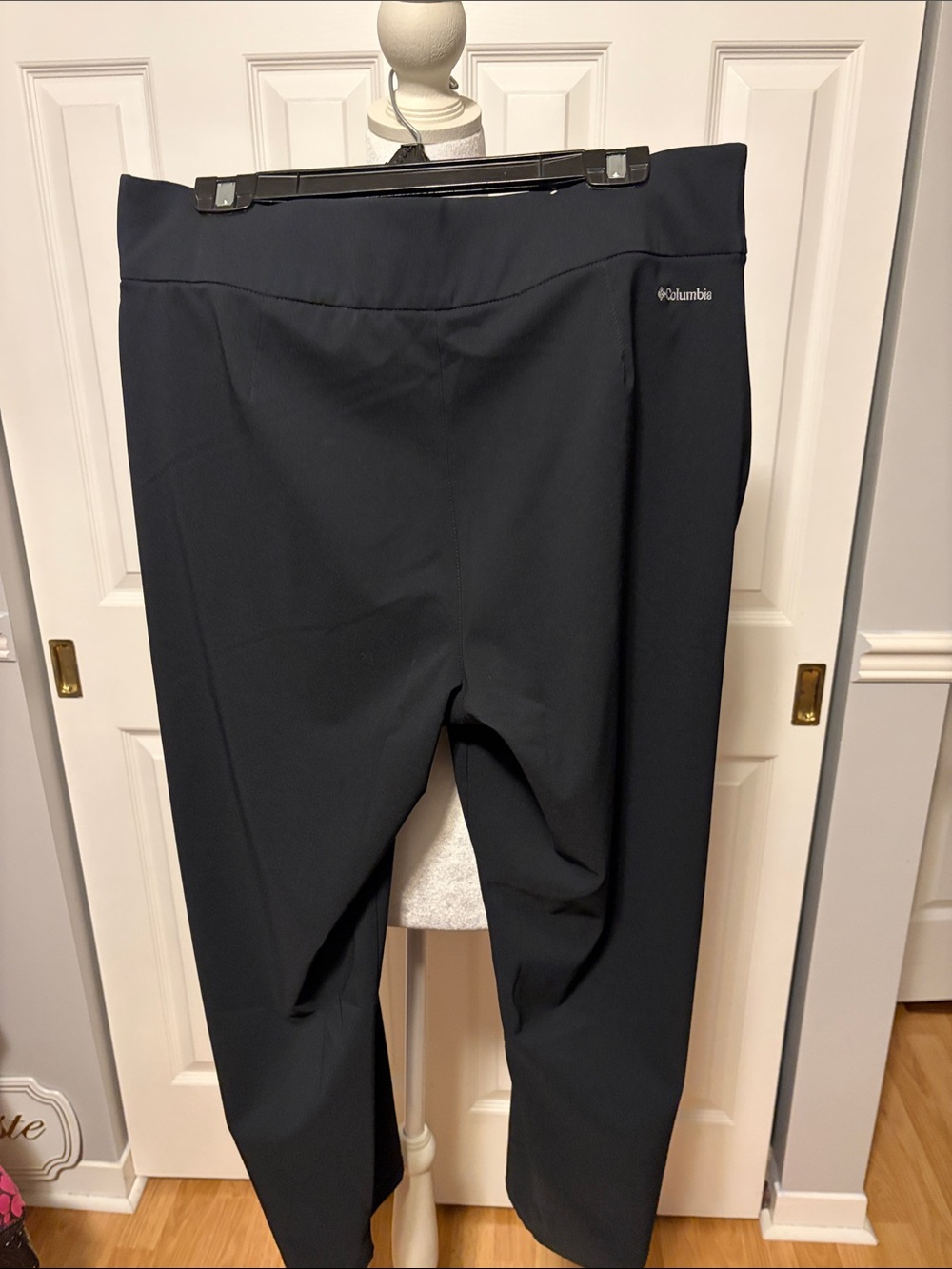 Columbia All Seasons Pull-On Pants Black Size XL -27.5” inseam -Like New